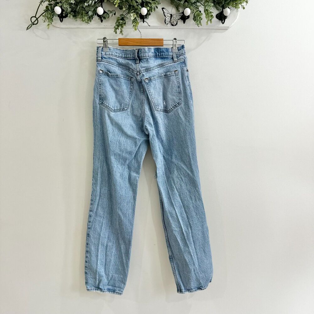 Abercrombie The 90's Straight Ultra High Rise Distressed Light Wash Jean size 8 - Picture 3 of 3